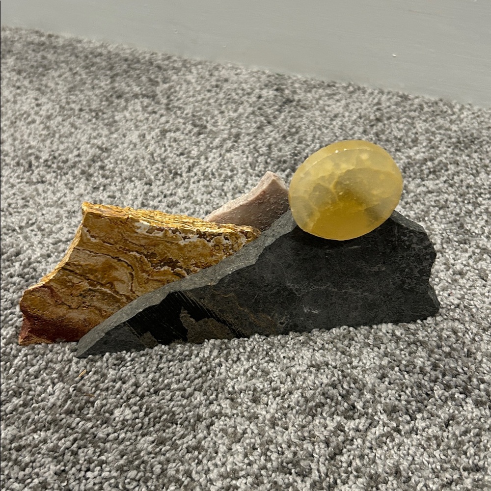 Abstract Mountain Stone Sculpture - Picture 4 of 6